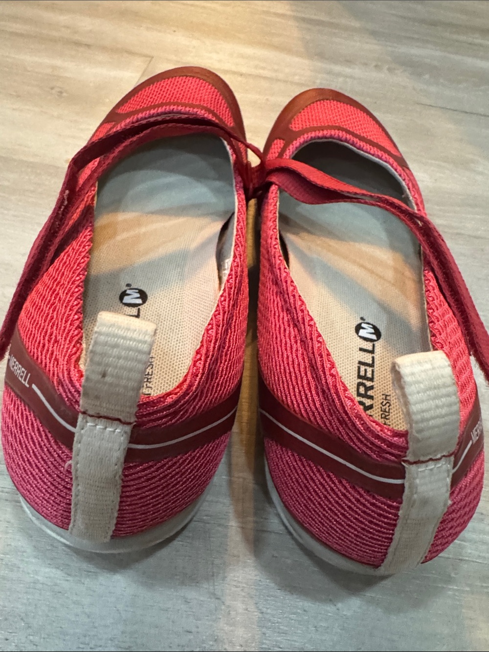 Merrell Women's Red Mary Jane Slip-On Flats size 9 - Picture 2 of 2